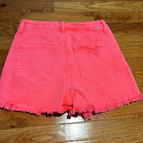 Wild Oak Boutique Jean Shorts size medium - Picture 7 of 11